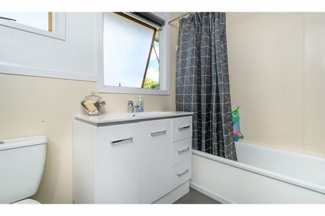 Photo of property in 26 Solar Road, Glen Eden, Auckland, 0602