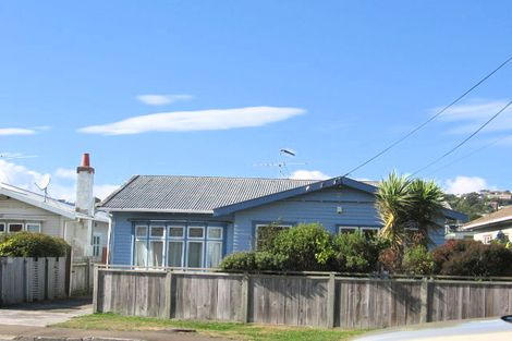 Photo of property in 70 Tauhinu Road, Miramar, Wellington, 6022