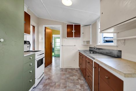 Photo of property in 35 Cracroft Street, Waitara, 4320
