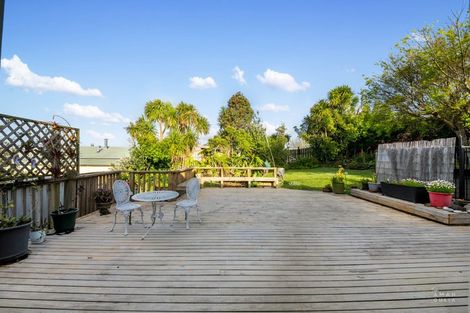 Photo of property in 62 Stottholm Road, Titirangi, Auckland, 0604