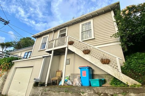 Photo of property in 1/12 Myrtle Crescent, Mount Cook, Wellington, 6021