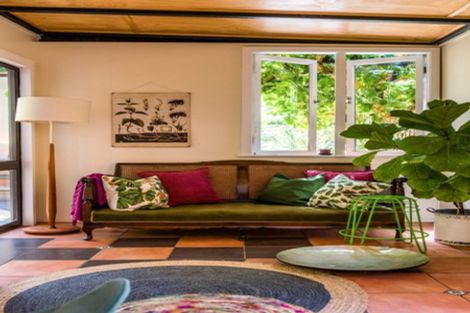 Photo of property in 14 Wellington Road, Surfdale, Waiheke Island, 1081