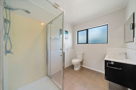 Photo of property in 2/11a Agincourt Street, Glenfield, Auckland, 0629