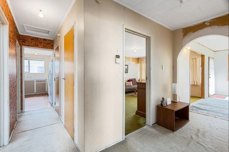 Photo of property in 38 Wallace Road, Mangere Bridge, Auckland, 2022