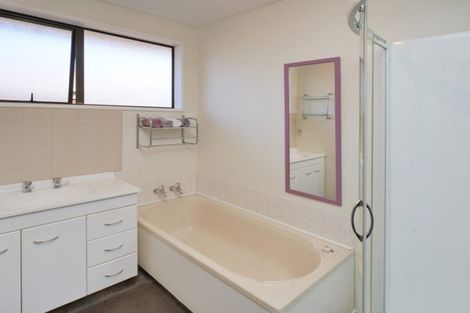 Photo of property in 70 Cheyenne Street, Sockburn, Christchurch, 8042