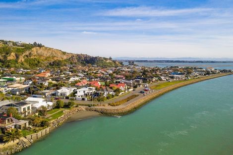 Photo of property in 109 Main Road, Redcliffs, Christchurch, 8081