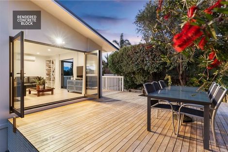 Photo of property in 2/12 Fallow Street, Browns Bay, Auckland, 0630