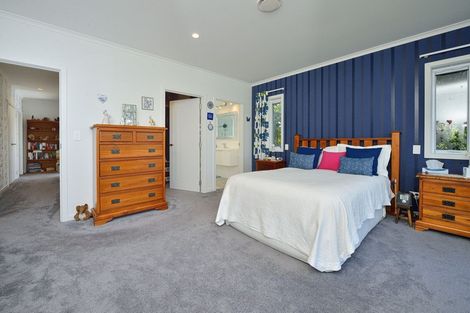 Photo of property in 24 Charteris Rise, Riverdale, Gisborne, 4010