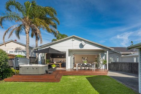 Photo of property in 83 Shackleton Road, Mount Eden, Auckland, 1024