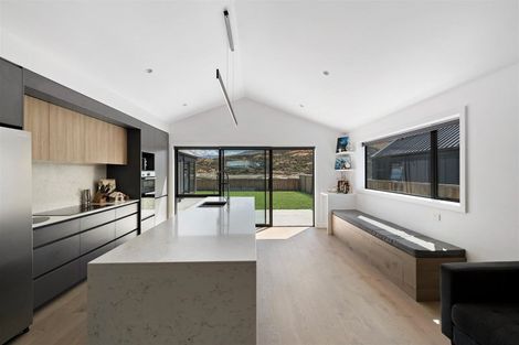 Photo of property in 20 Howden Drive, Jacks Point, 9371