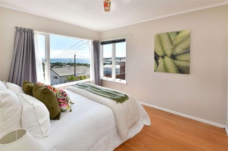 Photo of property in 25 Brightside Road, Stanmore Bay, Whangaparaoa, 0932