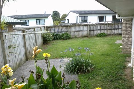 Photo of property in 2/14 Bellville Drive, Clendon Park, Auckland, 2103