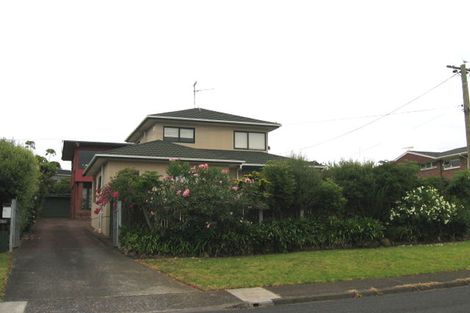 Photo of property in 2/4 Tye Road, Hillcrest, Auckland, 0627