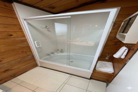 Photo of property in 25a The Esplanade, Eastern Beach, Auckland, 2012