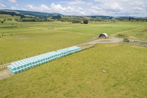 Photo of property in 703 Fitzherbert Road East, Aokautere, Palmerston North, 4471