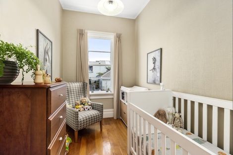 Photo of property in 8 Porritt Avenue, Mount Victoria, Wellington, 6011