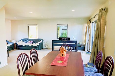 Photo of property in 11/64 Schnapper Rock Road, Schnapper Rock, Auckland, 0632