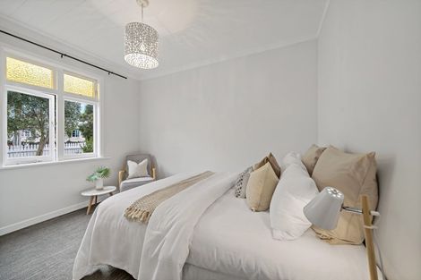 Photo of property in 24 Alberta Street, Point Chevalier, Auckland, 1022