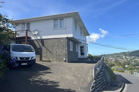 Photo of property in 12 Huntingdon Street, Northland, Wellington, 6012