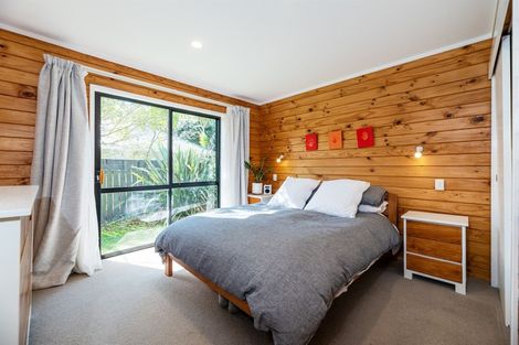 Photo of property in 2/19 Becroft Drive, Forrest Hill, Auckland, 0620