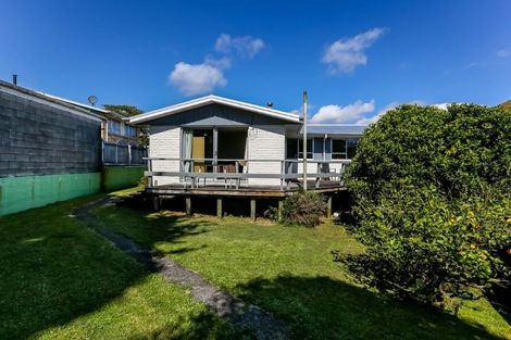 Photo of property in 1 Oawai Place, Marfell, New Plymouth, 4310