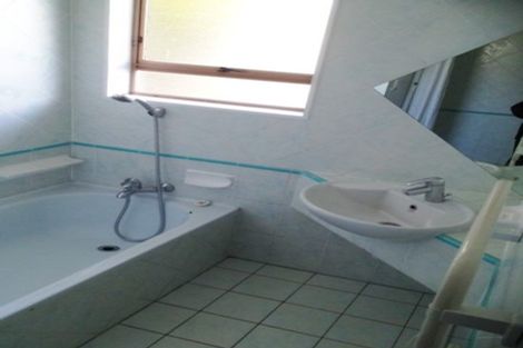 Photo of property in 3/38 Ballater Place, Highland Park, Auckland, 2010