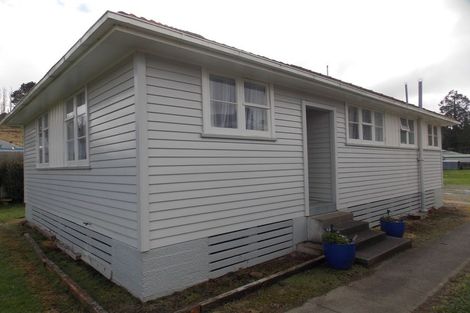 Photo of property in 3 Wilson Road, Hunterville, 4730