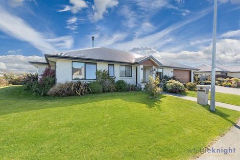 Photo of property in 8 Claremont Crescent, Amberley, 7410