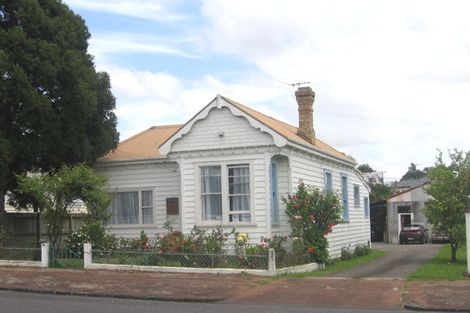 Photo of property in 20 Wairakei Street, Greenlane, Auckland, 1051