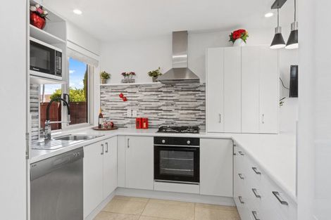 Photo of property in 75a Farquhars Road, Redwood, Christchurch, 8051