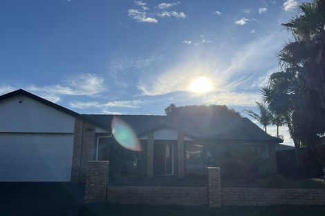 Photo of property in 15 Keswick Close, Northpark, Auckland, 2013