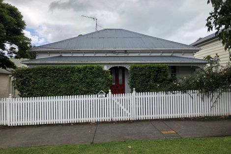 Photo of property in 19 Richmond Road, Brixton, New Plymouth, 4373