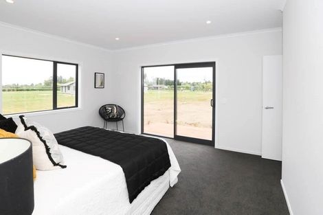 Photo of property in 10 Meadowpark Way, Matangi, Hamilton, 3283