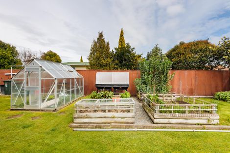 Photo of property in 15 Grange Place, Milson, Palmerston North, 4414