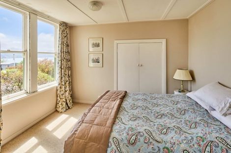 Photo of property in 19 The Crescent, Roseneath, Wellington, 6011