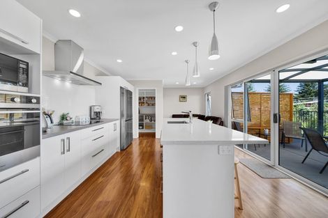 Photo of property in 5 Condor Crescent, Waiwhakaiho, New Plymouth, 4312