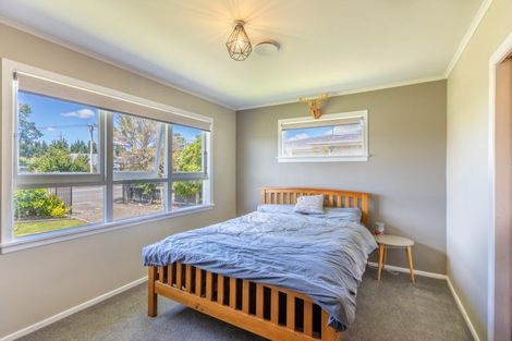 Photo of property in 4 Waverley Street, Waipawa, 4210