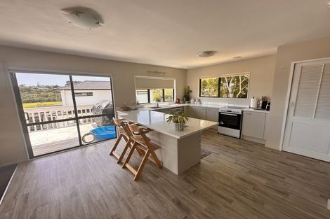 Photo of property in 10 Pae Moana Place, Stanmore Bay, Whangaparaoa, 0932