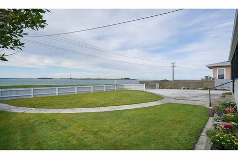 Photo of property in 220 Marine Parade, Bluff, 9814