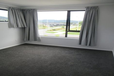 Photo of property in 28 Dahl Drive, Wallaceville, Upper Hutt, 5018