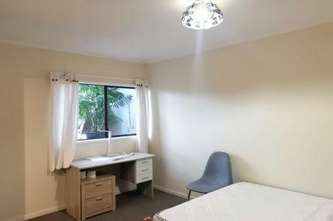Photo of property in 1/63 Girrahween Drive, Totara Vale, Auckland, 0629