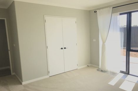 Photo of property in 66 Symes Drive, Red Beach, 0932