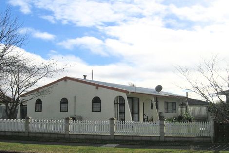 Photo of property in 28 Perry Crescent, Greenmeadows, Napier, 4112