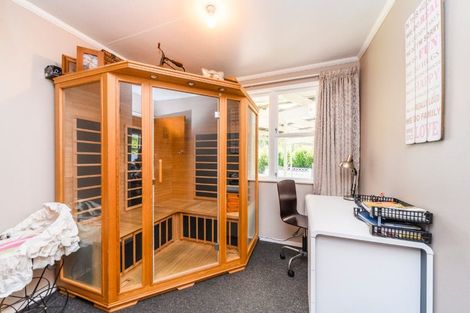 Photo of property in 138 Ruamahanga Crescent, Terrace End, Palmerston North, 4410