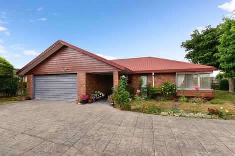 Photo of property in 22 Halcione Close, Flagstaff, Hamilton, 3210