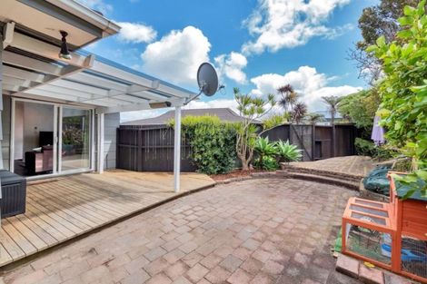 Photo of property in 2/30 Carlisle Road, Browns Bay, Auckland, 0630