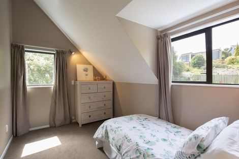 Photo of property in 78 Cedar Drive, Kelvin Heights, Queenstown, 9300