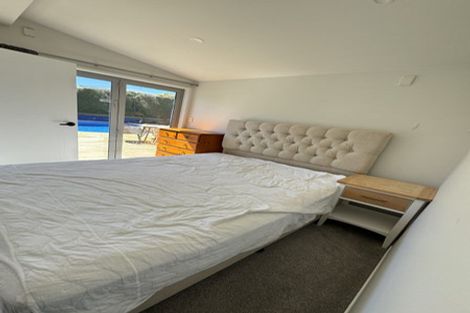 Photo of property in 8 September Place, Forrest Hill, Auckland, 0620