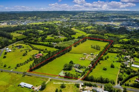 Photo of property in 43 Motu Road, Kumeu, 0891