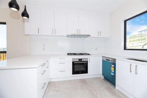 Photo of property in 8 Myra G Place, Stanmore Bay, Whangaparaoa, 0932